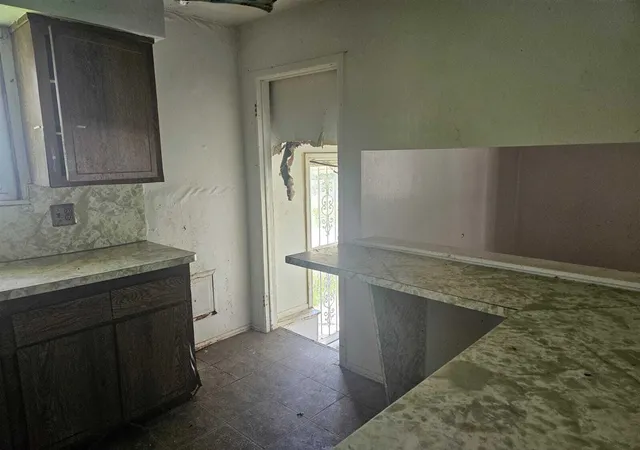 3rd image of 3948 Minnesota St, Hamtramck, MI 48212 | MLS# 70538523