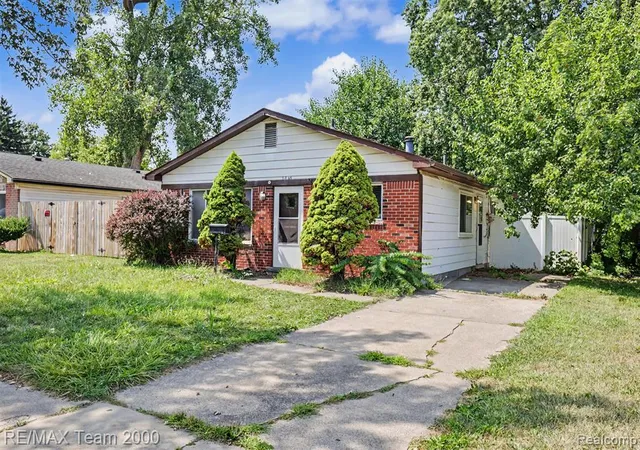 Photo 3 of Single family home for sale at 5846 Westlake St, Taylor, MI 48180 1202 | MLS# 61024648 | Listing updated on 2026-08-27