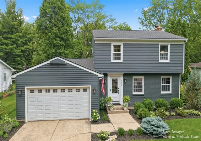 Photo 1 of Sale Pending at 1910 Ridgemoor Dr, Grand Rapids, MI 49506 | MLS# 70539885 | Listing updated on 2026-06-19