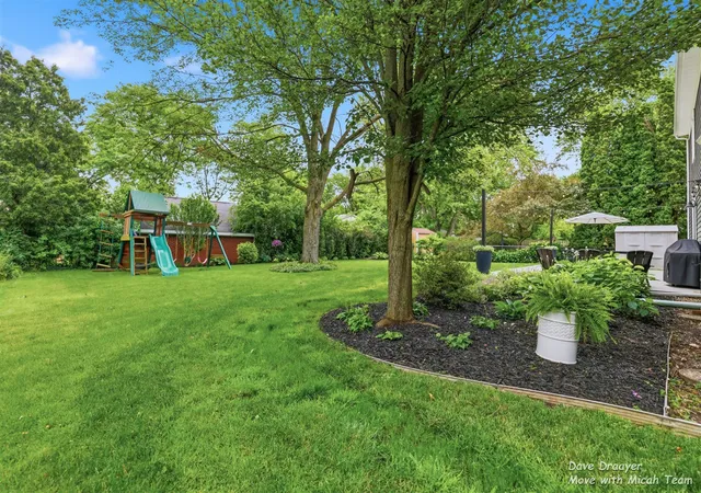 Photo 42 of Sale Pending at 1910 Ridgemoor Dr, Grand Rapids, MI 49506 | MLS# 70539885 | Listing updated on 2026-06-19