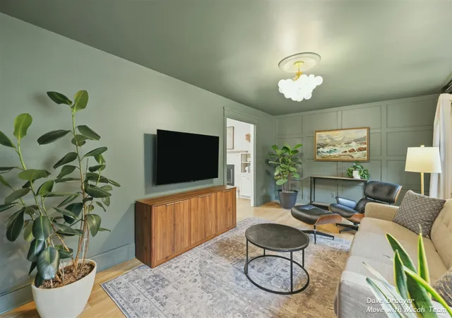 Photo 3 of Sale Pending at 1910 Ridgemoor Dr, Grand Rapids, MI 49506 | MLS# 70539885 | Listing updated on 2026-06-19