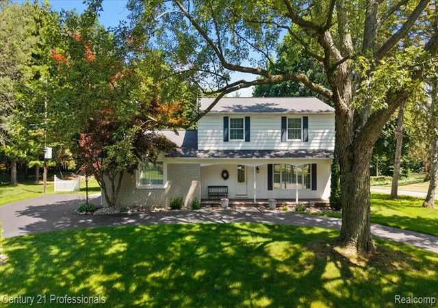 Photo 1 of Single family home for sale at 633 Foxhall Rd, Bloomfield Hills, MI 48304 1913 | MLS# 61009730 | Listing updated on 2026-09-11