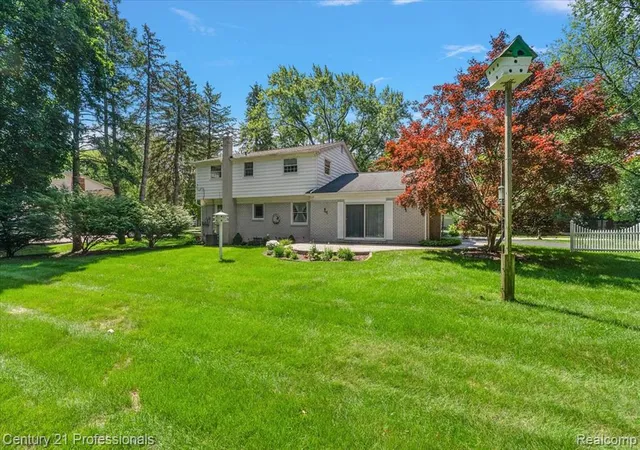 Photo 3 of Single family home for sale at 633 Foxhall Rd, Bloomfield Hills, MI 48304 1913 | MLS# 61009730 | Listing updated on 2026-09-11