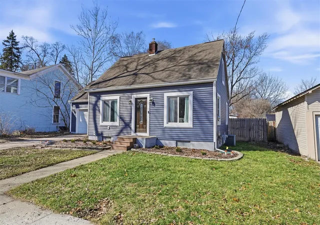 Homes for sale in Fenton, MI | 608 Park St, Fenton, MI 48430 | MLS# 70544137
