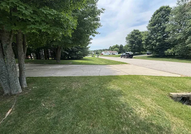 Homes for sale in Traverse City, MI | 4564 Harr Dr, Traverse City, MI 49685 | MLS# 80070683