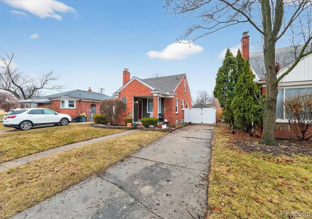 4th image of 21211 Newcastle Rd, Harper Woods, MI 48225 | MLS# 60974857