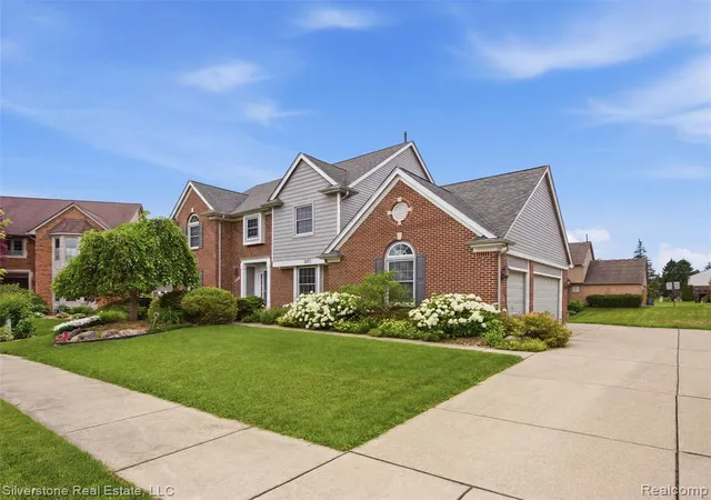 3rd image of 6577 Edith Ct, Troy, MI 48085 1006 | MLS# 61005831