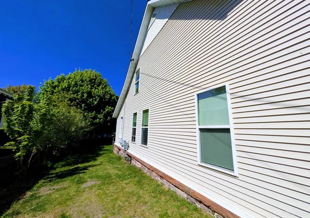 Photo 3 of Multi family home for sale at 376 Alger St, Marquette, MI 49855 | MLS# 50210341 | Listing updated on 2026-10-04
