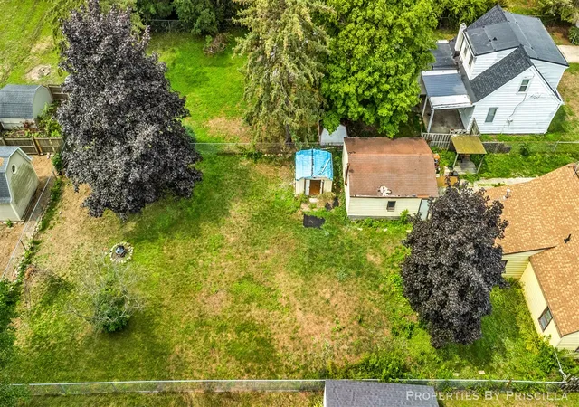 Photo 4 of Sale Pending at 348 Ridgewood St, Grand Rapids, MI 49548 | MLS# 70552710 | Listing updated on 2026-08-29