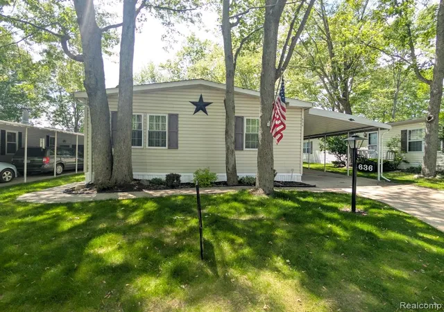 Homes for sale in Clio, MI | 636 Park Vw, Clio, MI 48420 | MLS# 60996148