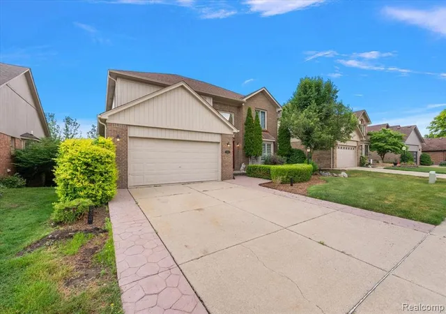 Homes for sale in Rochester, MI | 1043 River Mist Dr, Rochester, MI 48307 | MLS# 61002508