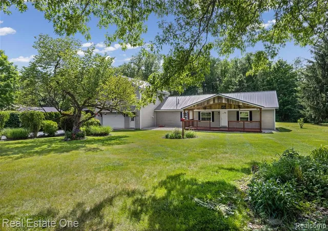 2nd image of 3708 Hideaway Ct, Brighton, MI 48114 | MLS# 61000310