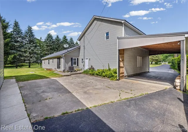 4th image of 3708 Hideaway Ct, Brighton, MI 48114 | MLS# 61000310
