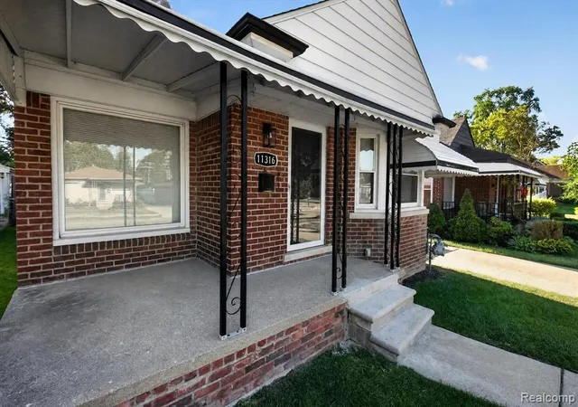 Photo 3 of Single family home for sale at 11316 Marion, Redford, MI 48239 2017 | MLS# 61025706 | Listing updated on 2026-08-29