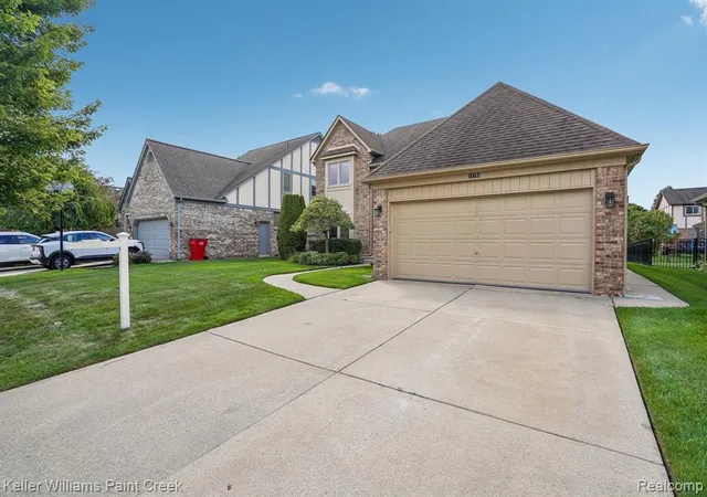 Photo 4 of Single family home for sale at 15792 Constitution Dr, Macomb, MI 48044 1907 | MLS# 61023657 | Listing updated on 2026-10-09