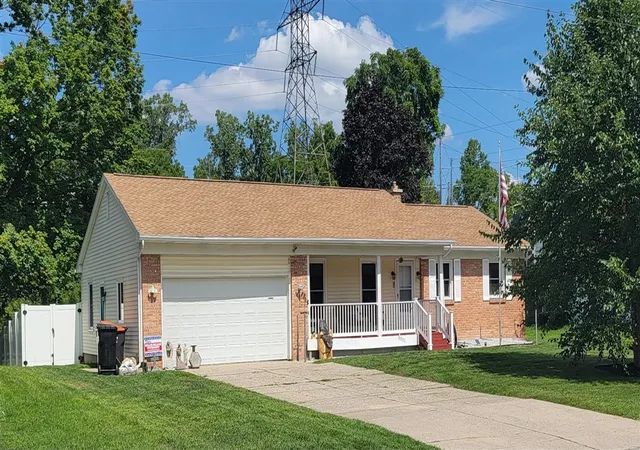 Photo 1 of Sale Pending at 5001 Creekview Dr, Kentwood, MI 49508 | MLS# 70554968 | Listing updated on 2026-08-30