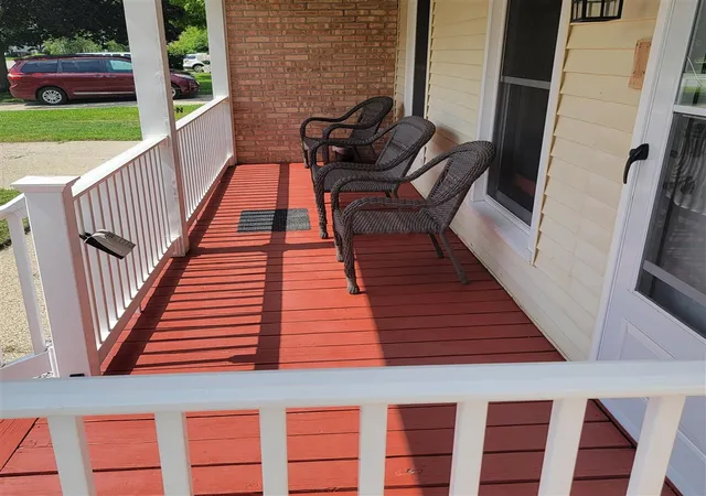 Photo 4 of Sale Pending at 5001 Creekview Dr, Kentwood, MI 49508 | MLS# 70554968 | Listing updated on 2026-08-30