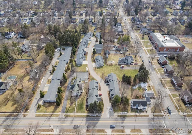 Homes for sale in Adrian, MI | 967a W Maumee Street, Adrian, MI 49221 | Houzeo