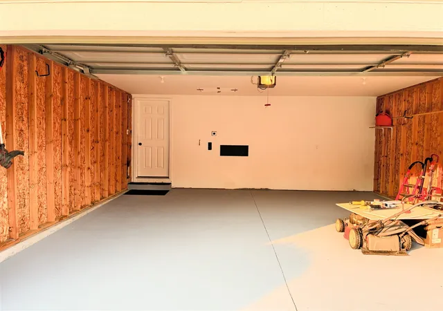 Photo 4 of Single family home for sale at 2574 Winterberry St, Holt, MI 48842 | MLS# 70552354 | Listing updated on 2026-09-05