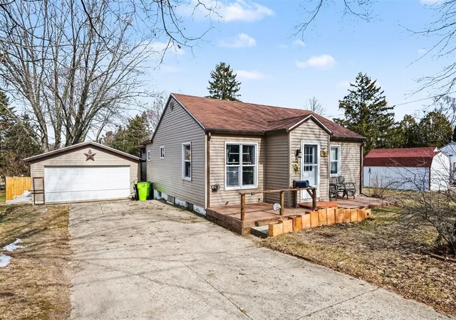 Homes for sale in Greenville, MI | 1008 W Grove St, Greenville, MI 48838 | MLS# 70531289