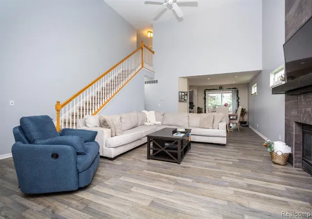 5th image of 6075 Davison Rd, Burton, MI 48509 | MLS# 60989259