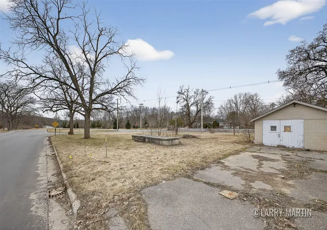Homes for sale in Lowell, MI | 222 S Division St, Lowell, MI 49331 | MLS# 70534529