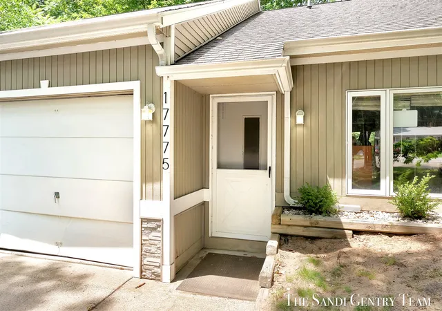 Homes for sale in Spring Lake, MI | 17771 148Th Ave, Spring Lake, MI 49456 | MLS# 70542959