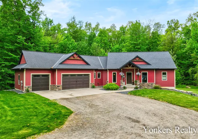 3rd image of 1109 Kenowa Ave, Byron Center, MI 49315 | MLS# 70470111