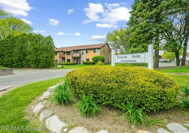 Homes for sale in Westland, MI | 7362 Manor Cir #203, Westland, MI 48185 | MLS# 60992384