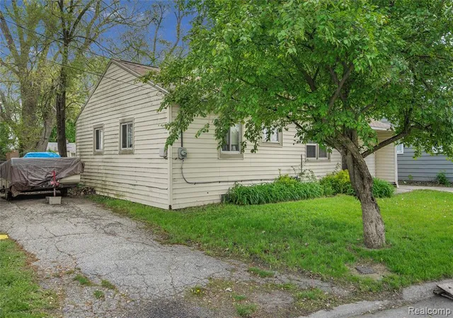 Homes for sale in Westland, MI | 32565 Mason St, Westland, MI 48186 4732 | MLS# 60993171