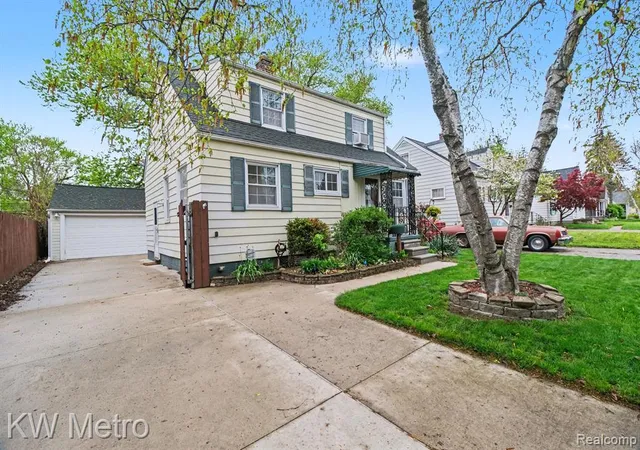Homes for sale in Warren, MI | 21945 Cyman Ave, Warren, MI 48091 | MLS# 60988679