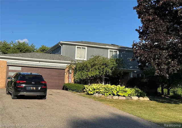 Photo 1 of Single family home for sale at 6043 Ledgeway Dr, West Bloomfield, MI 48322 2442 | MLS# 61014783 | Listing updated on 2026-08-25