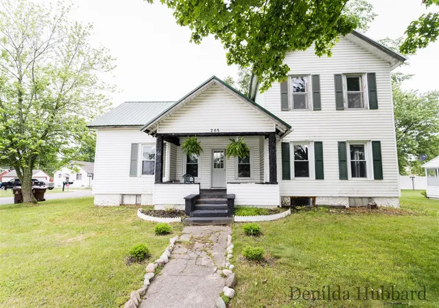 Homes for sale in Lakeview, MI | 205 N Lincoln Ave, Lakeview, MI 48850 | MLS# 70540143