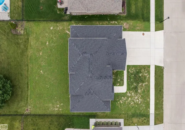 Photo 3 of Single family home for sale at 43253 Sams Ln, Chesterfield Twp, MI 48047 | MLS# 50219532 | Listing updated on 2026-09-03