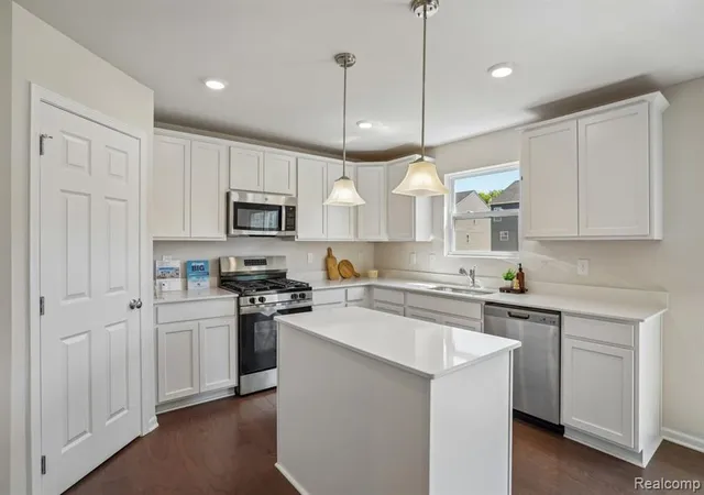 4th image of 709 Whisperwood Wy, Chelsea, MI 48118 | MLS# 61020914