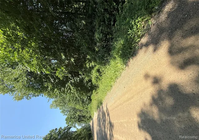 10th image of 5550 Fisher Rd, Howell, MI 48855 | MLS# 61005254