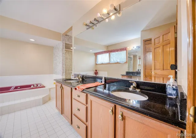 5th image of 29342 Strathmore Dr, Farmington Hills, MI 48331 | MLS# 61000957