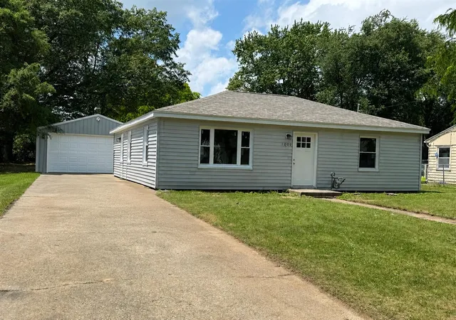 Homes for sale in Albion, MI | 1009 N Mingo St, Albion, MI 49224 | MLS# 70543407