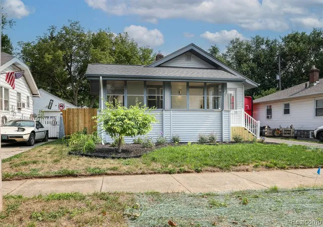 Photo 2 of Single family home for sale at 2002 Cartier St, Flint, MI 48504 | MLS# 61021799 | Listing updated on 2026-08-17