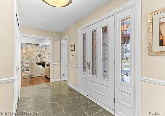 Photo 2 of Single family home for sale at 25933 Hersheyvale Dr, Franklin, MI 48025 | MLS# 61018156 | Listing updated on 2026-08-26