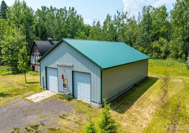 Homes for sale in Chassell, MI | 25649 Portage Entry Rd, Chassell, MI 49916 | MLS# 50200687