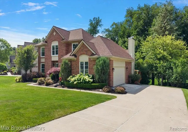 Photo 3 of Single family home for sale at 24435 Nantucket Dr, Novi, MI 48374 | MLS# 61020892 | Listing updated on 2026-09-02