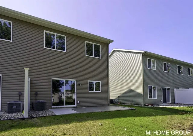 Photo 3 of Sale Pending at 13654 Signature Dr, Holland, MI 49424 | MLS# 70473549 | Listing updated on 2026-01-29