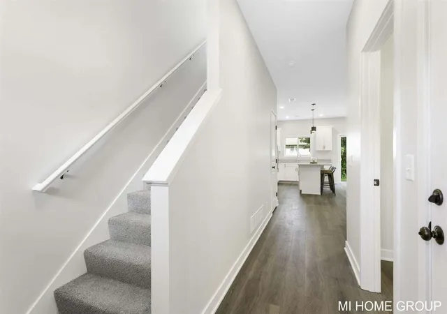 Listing Photo 4 - Condo for sale in building located at 13654 Signature Dr, Holland, MI 49424