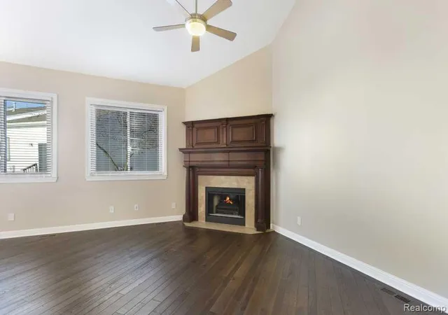 Listing Photo 3 - Condo for sale in building located at 50234 Helfer Blvd, Wixom, MI 48393
