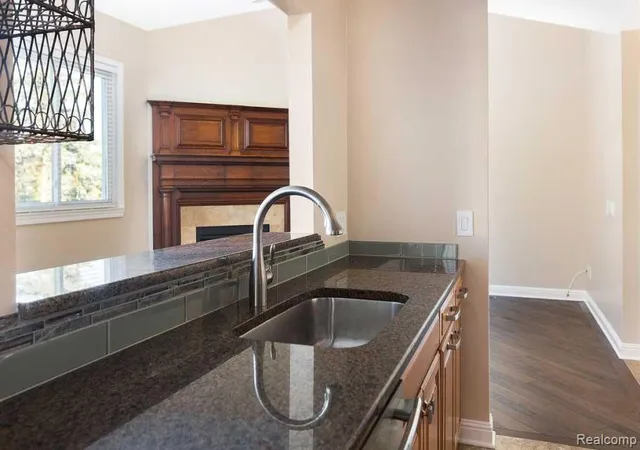 Listing Photo 4 - Condo for sale in building located at 50234 Helfer Blvd, Wixom, MI 48393
