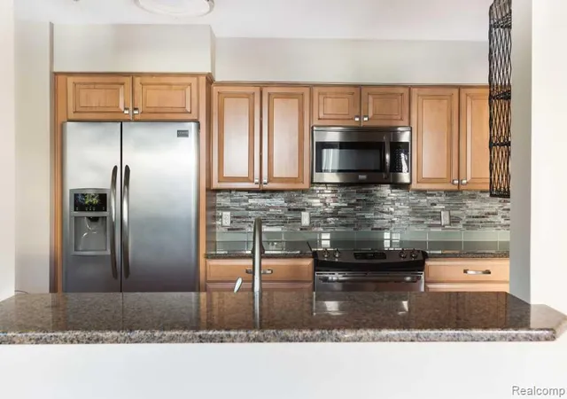 Listing Photo 5 - Condo for sale in building located at 50234 Helfer Blvd, Wixom, MI 48393