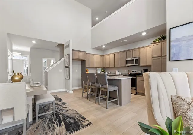 Listing Photo 5 - Condo for sale in building located at 9929 Crossview Trl, Howell, MI 48855 - Unit #127