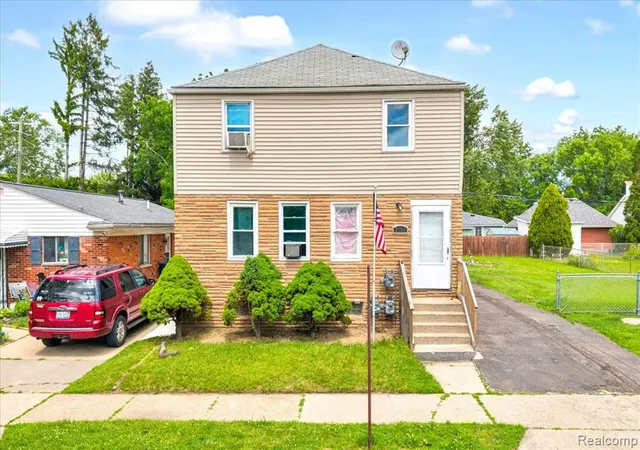 Homes for sale in Lincoln Park, MI | 2180 Olive Ave, Lincoln Park, MI 48146 | MLS# 61004578