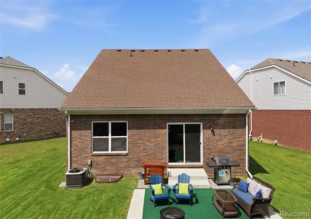 45th image of 11789 Hines Pl Dr, Livonia, MI 48150 1601 | MLS# 61009437